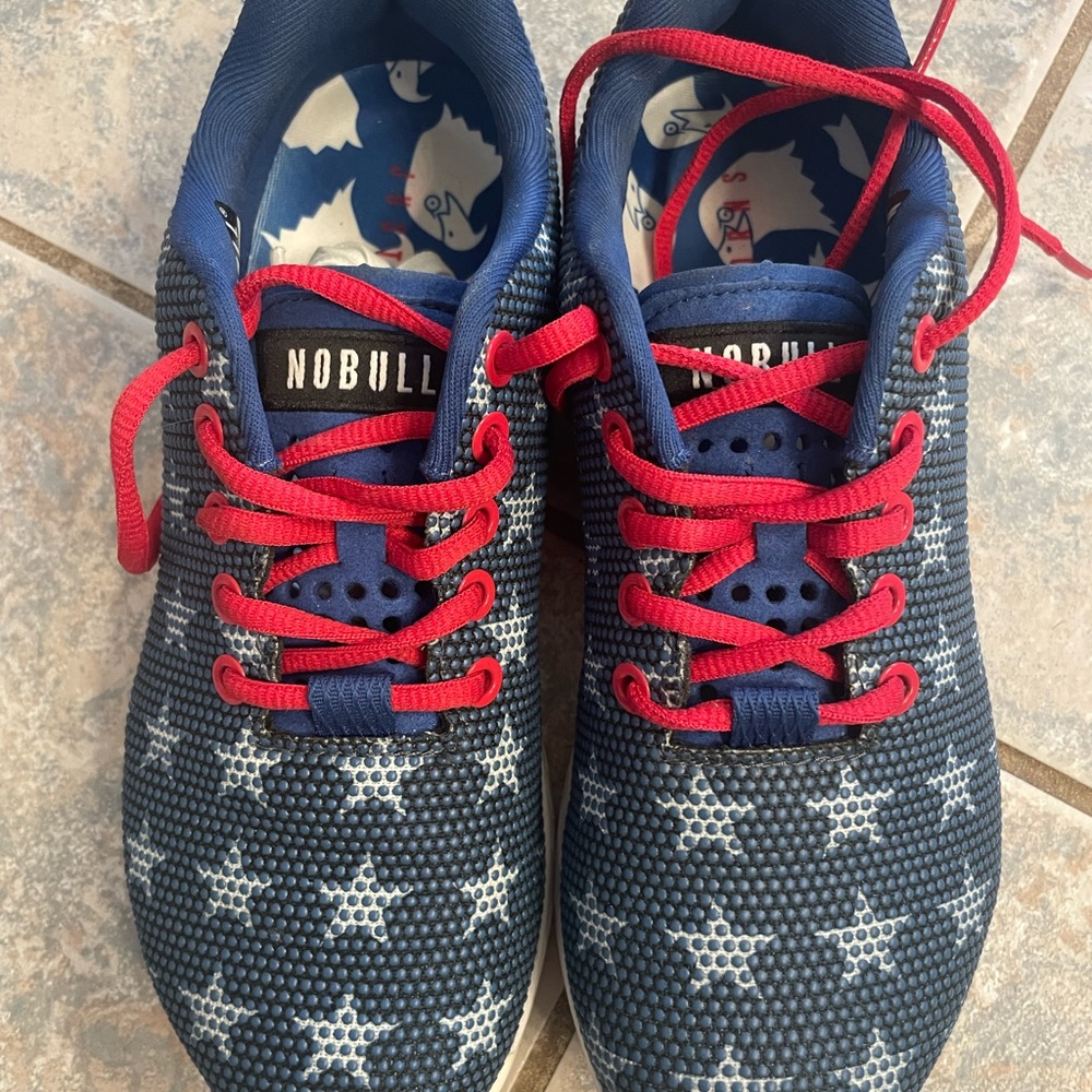 No bull Stars and Stripes trainers. Worn twice. Great condition!